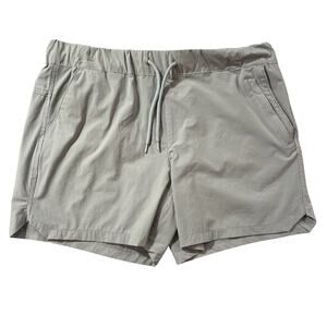 Realtree Fishing Shorts Men's Medium Gray Stretch 4.5 Inseam Mesh Zip Pockets